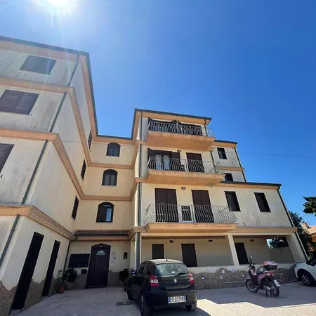 Signorile Con Vista Caprera Apartmán *