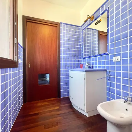 Signorile Con Vista Caprera