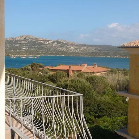 Daire Signorile Con Vista Caprera